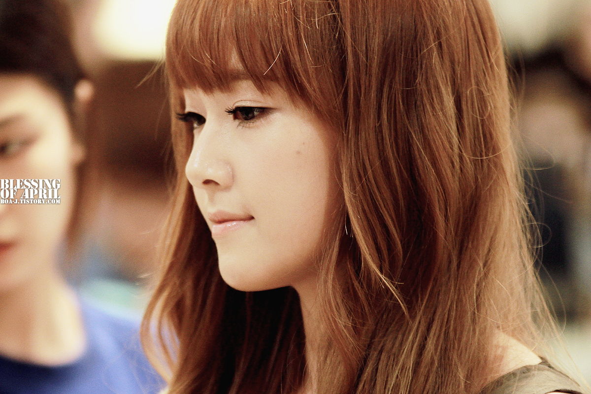 [PIC][15-06-2012]Jessica ghé thăm cửa hàng "COMING STEP" tại Gangnam vào trưa nay - Page 4 MiqBgZ
